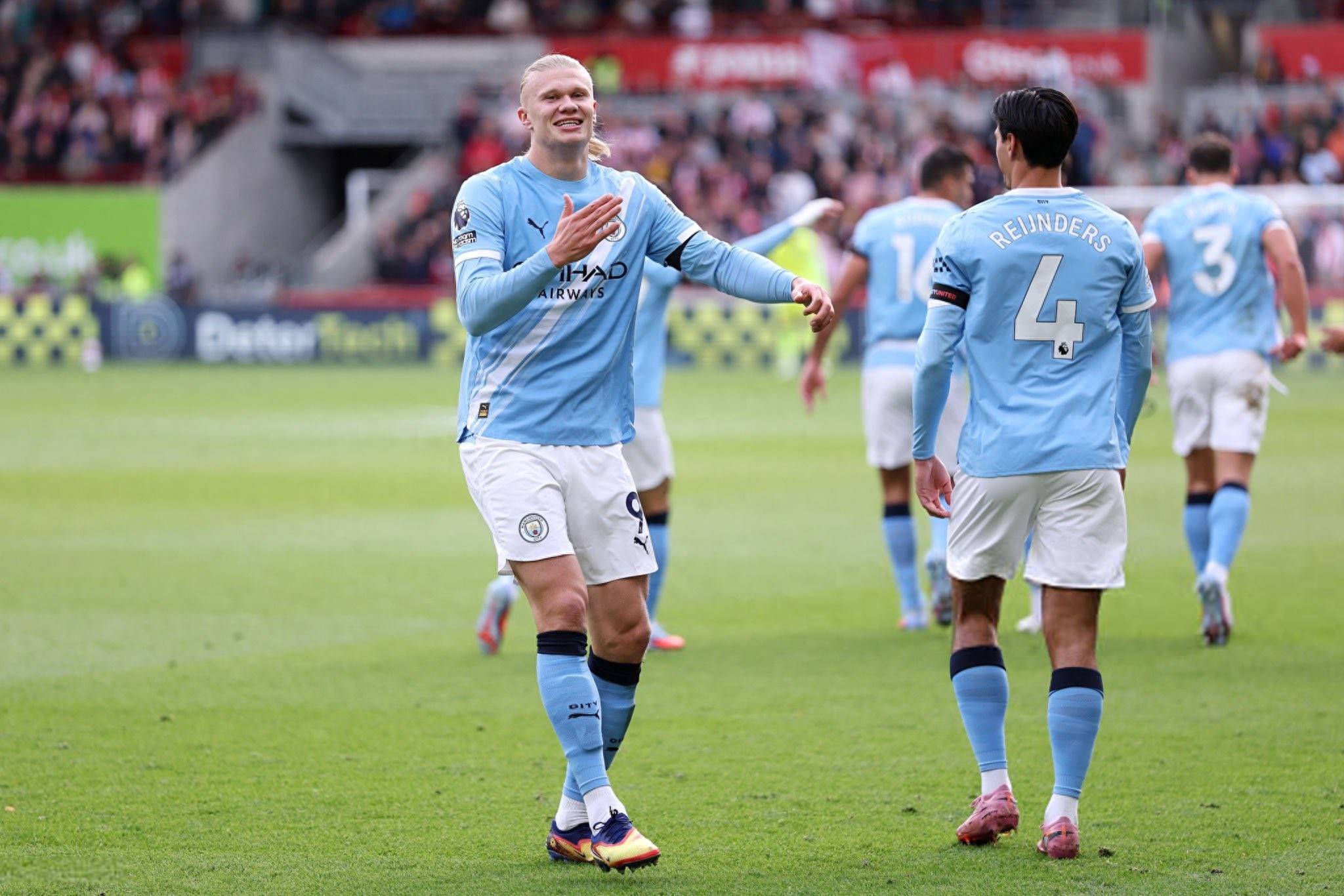 昔日水晶宫双星埃泽、奥利塞本赛季关键数据对比：后者均占优