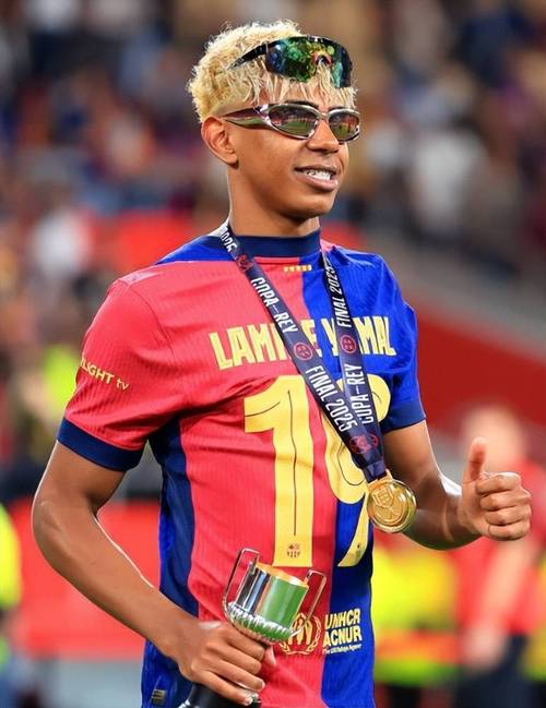 蒙托利沃：我不认为米兰能争冠，他们会和尤文、罗马争第四