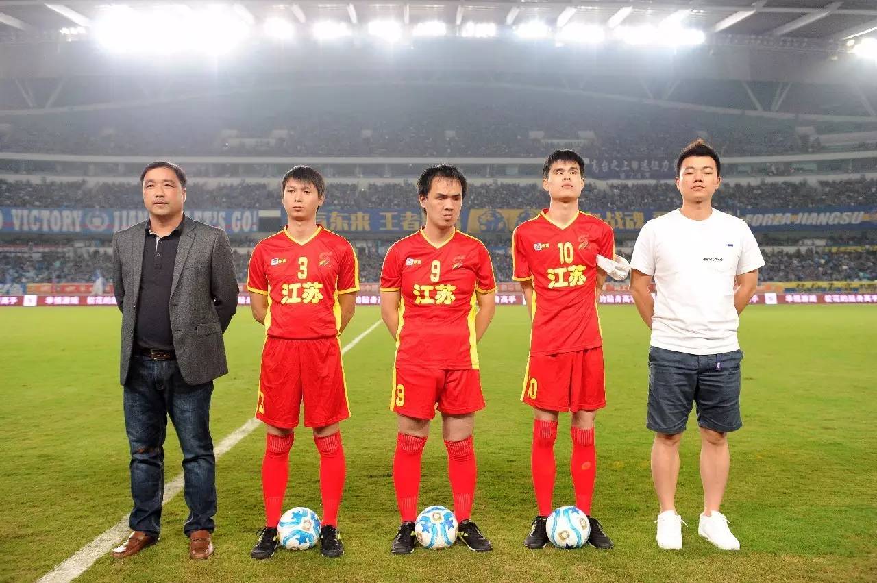 多特蒙德vs斯图加特：埃姆雷-詹、布兰特首发，努贝尔、昂达夫出战