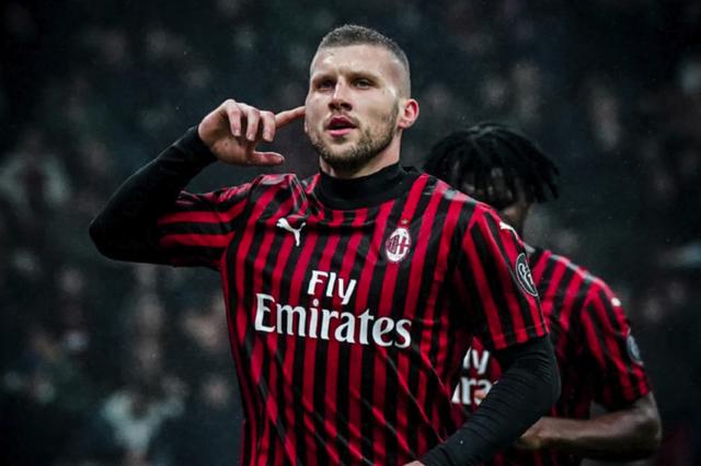 法尔克：拜仁不着急推进诺伊尔续约，打算在他40岁生日前后谈