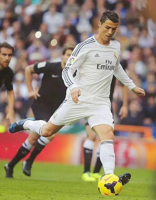 迟来的告别，拜仁在主场为科曼举办告别仪式