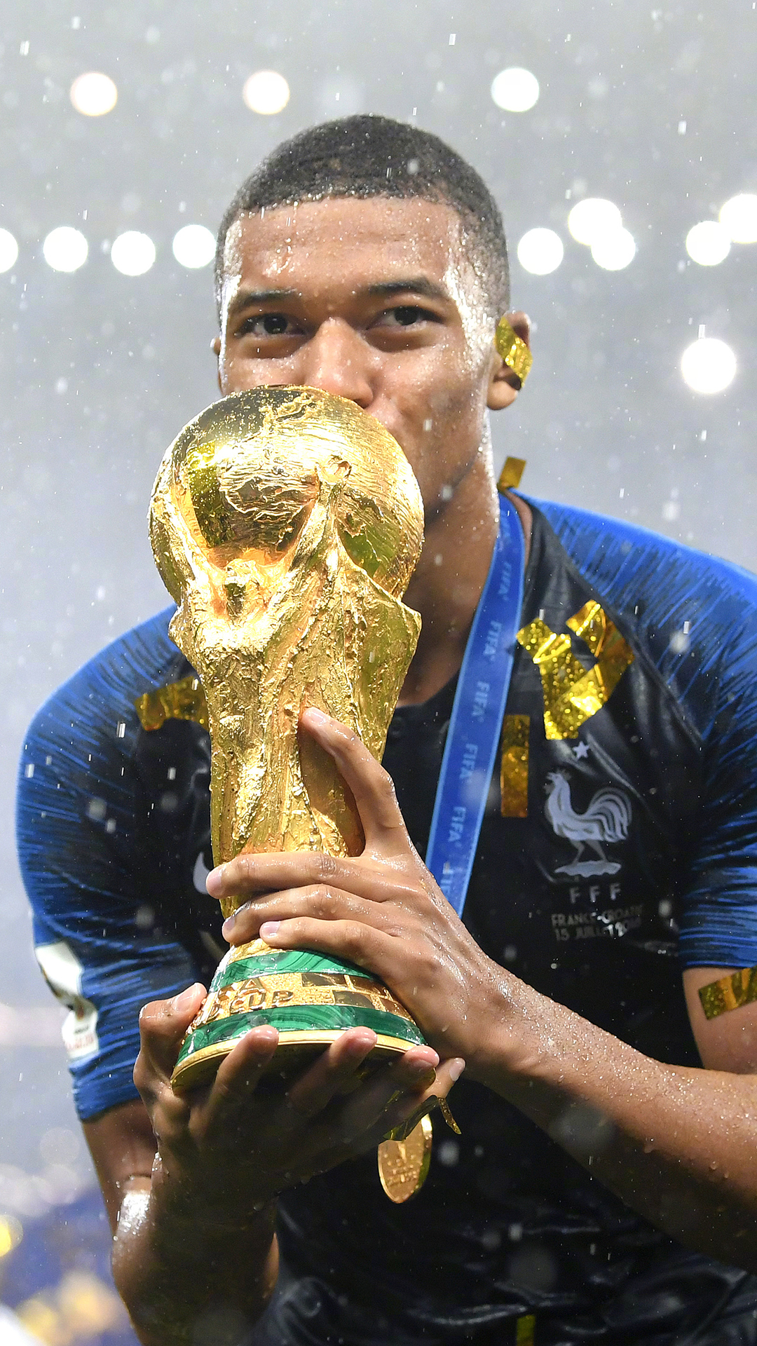 孔萨：凯恩给球队设立标准，那自然而然会激励我们